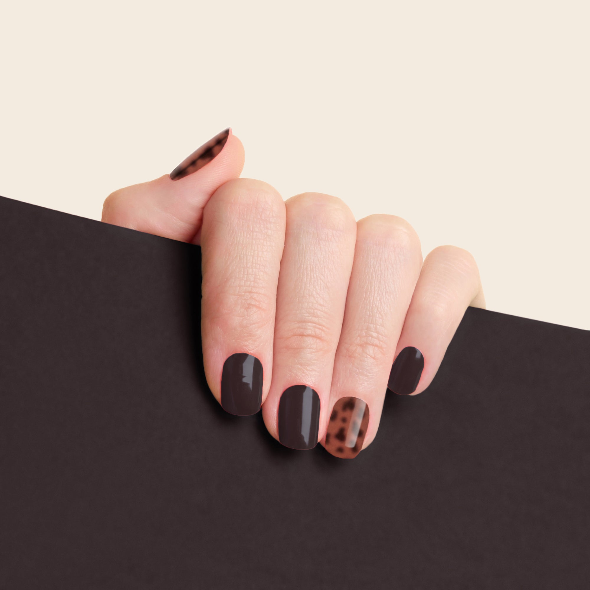 mesme Elly Brown Leopard 10-Day UV-Free Nail Wraps On Hand